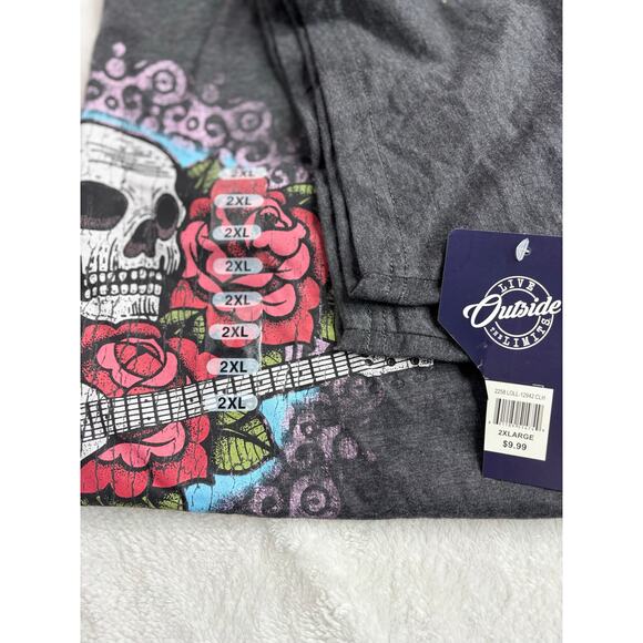 Live Outside The Limits Men’s 2XL Skull, Guitar, & Roses Graphic T-Shirt NWT - Picture 3 of 3